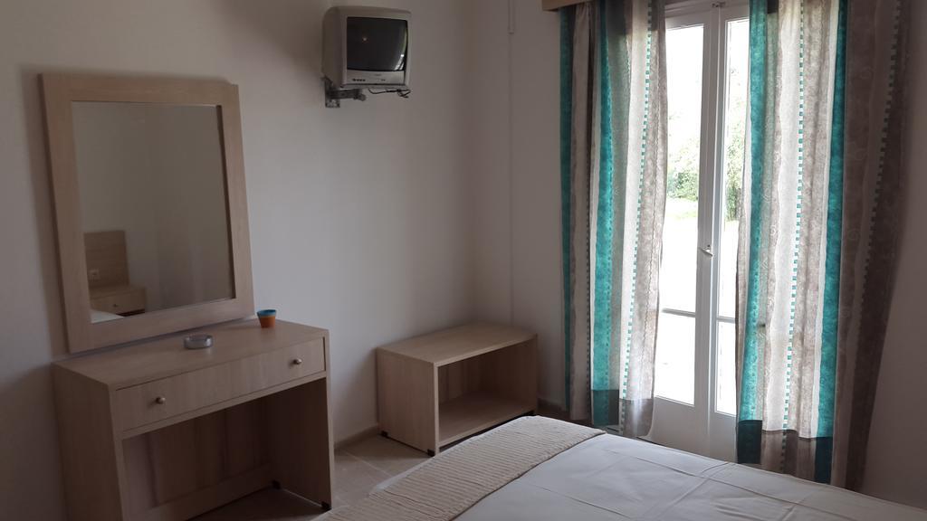 Foteinos Apartments Perivolion ภายนอก รูปภาพ